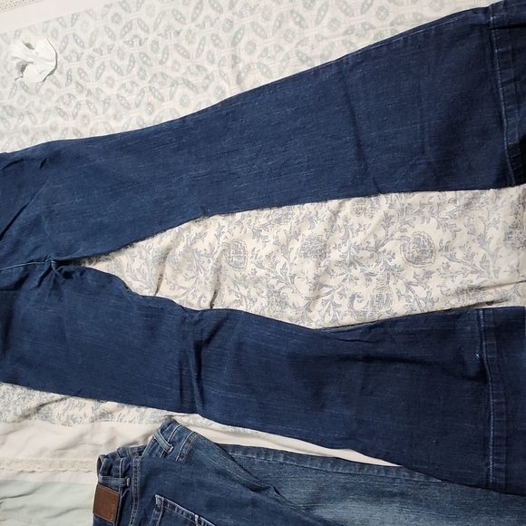 Mid Rise Jeans - Picture 2 of 4